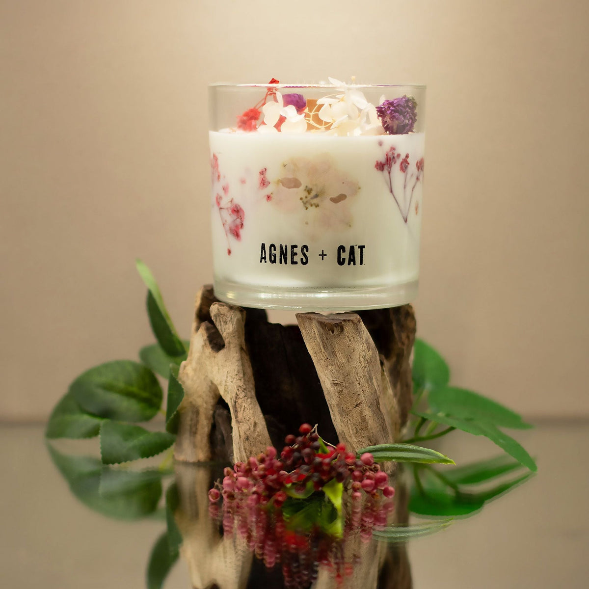 Botanical candle with dried flowers